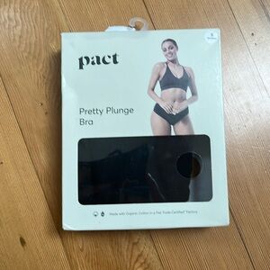 Pact pretty plunge bra